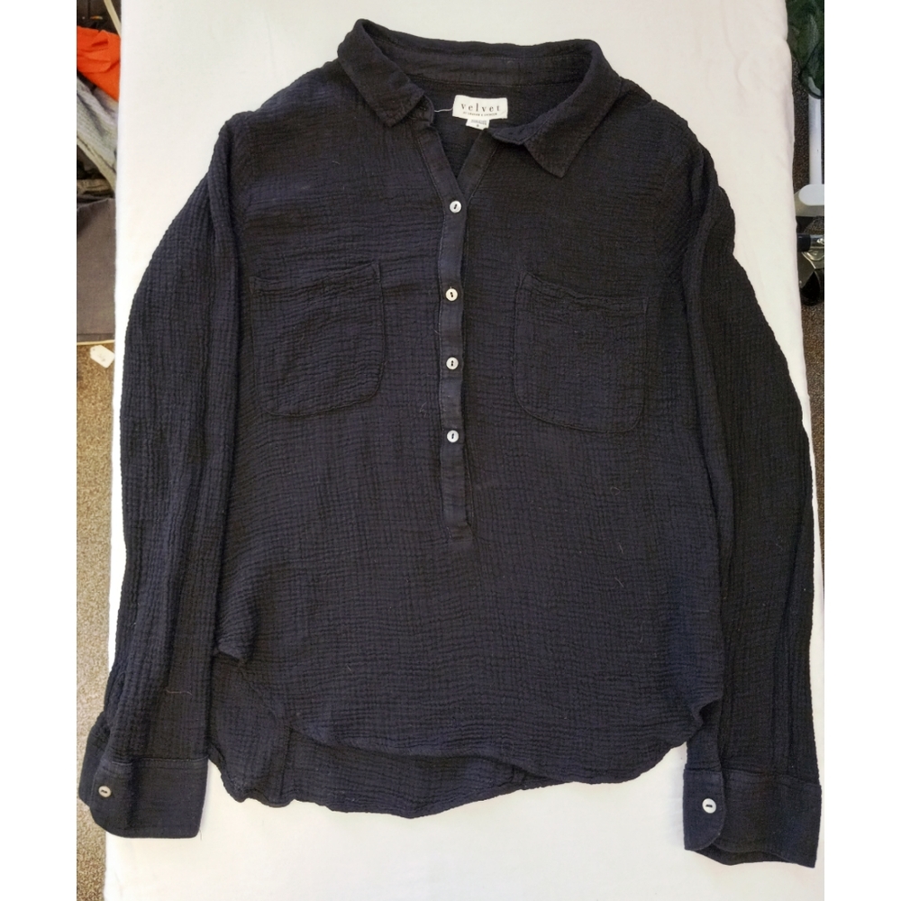 🐾 Velvet by Graham and Spencer black long sleeved top, size small 🐾